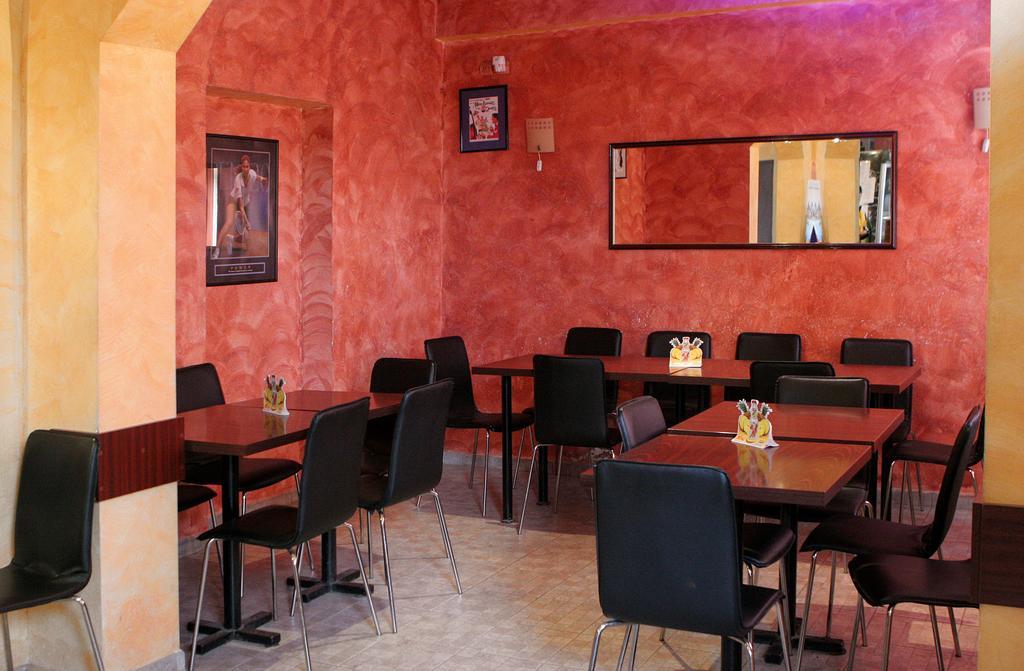 Hotel Pamira Sibiu Extérieur photo