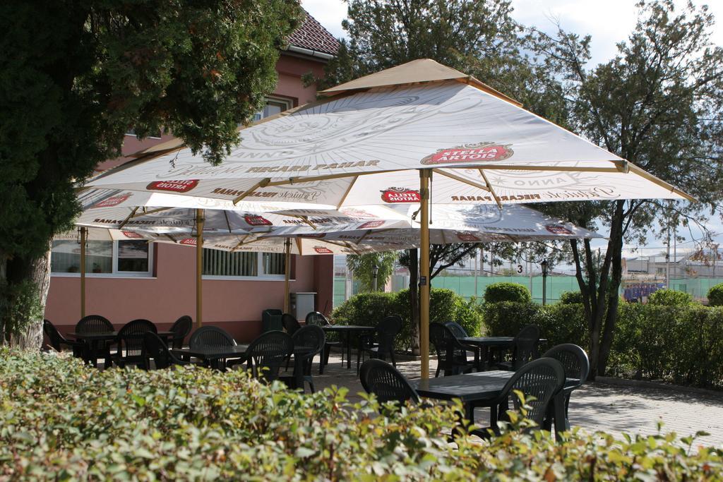 Hotel Pamira Sibiu Extérieur photo